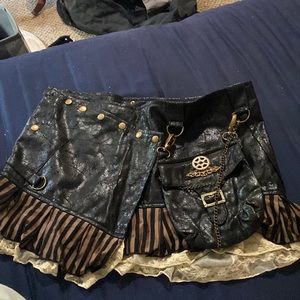 women’s corset/pirate costume size small